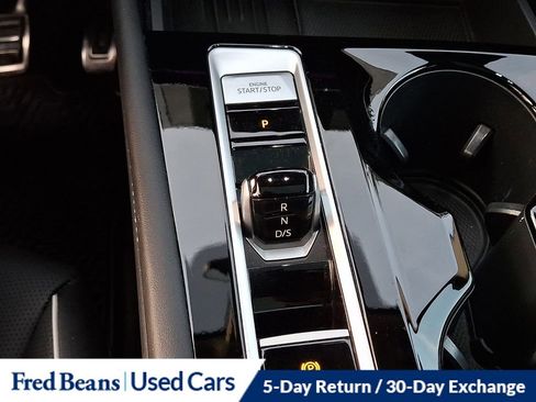 Certified 2025 Volkswagen Atlas SEL Premium R-Line image 19