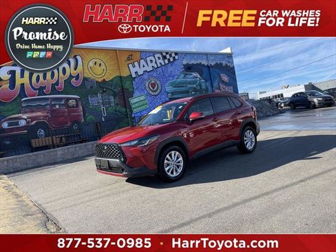Certified 2023 Toyota Corolla Cross LE image 1