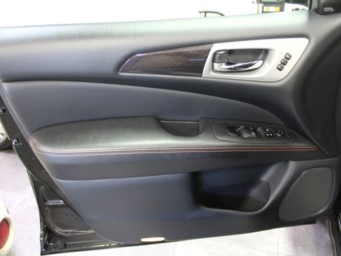 Used 2019 Nissan Pathfinder SL image 21