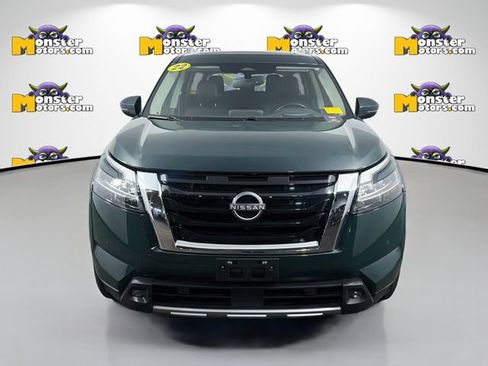 Used 2022 Nissan Pathfinder Platinum AWD/4WD image 2