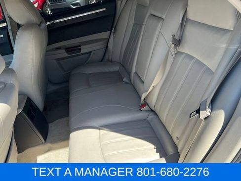 Used 2005 Chrysler 300 C w/ Protection Group II RWD image 30
