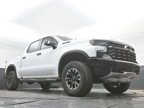 Used 2025 Chevrolet Silverado 1500 ZR2 w/ Technology Package AWD/4WD image 27