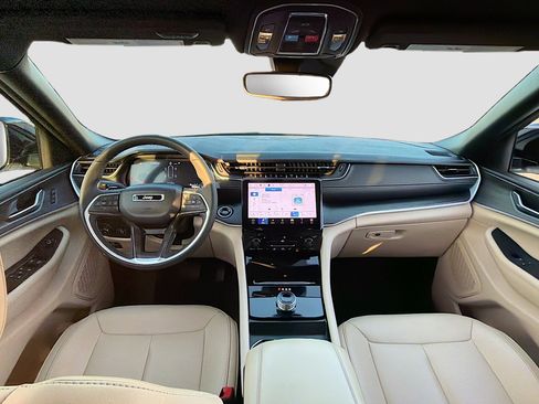 Used 2024 Jeep Grand Cherokee L Limited w/ Black Appearance Package image 16