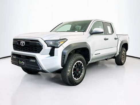 Used 2024 Toyota Tacoma TRD Off-Road image 3