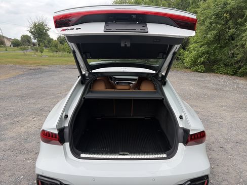 Used 2022 Audi RS 7 Sportback AWD/4WD image 31