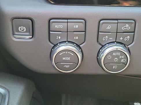 Used 2026 GMC Sierra 1500 SLT w/ SLT Premium Package AWD/4WD image 18