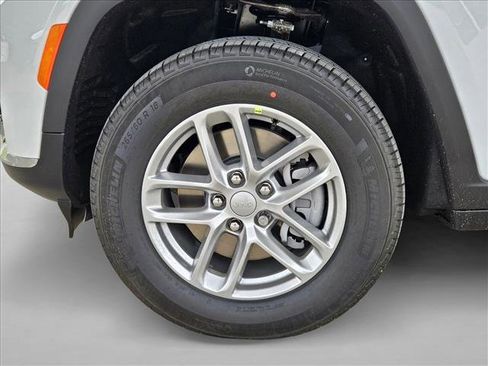 New 2026 Jeep Grand Cherokee L Laredo RWD image 10