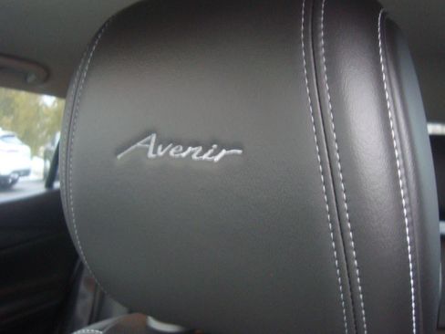 Used 2024 Buick Encore GX Avenir w/ Avenir Technology Package image 13