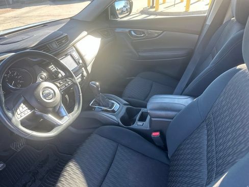 Used 2017 Nissan Rogue SV AWD/4WD image 15