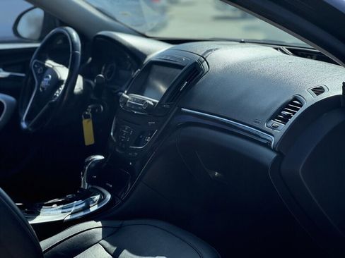 Used 2017 Buick Regal Sport Touring image 3