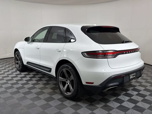 Certified 2023 Porsche Macan AWD/4WD image 3
