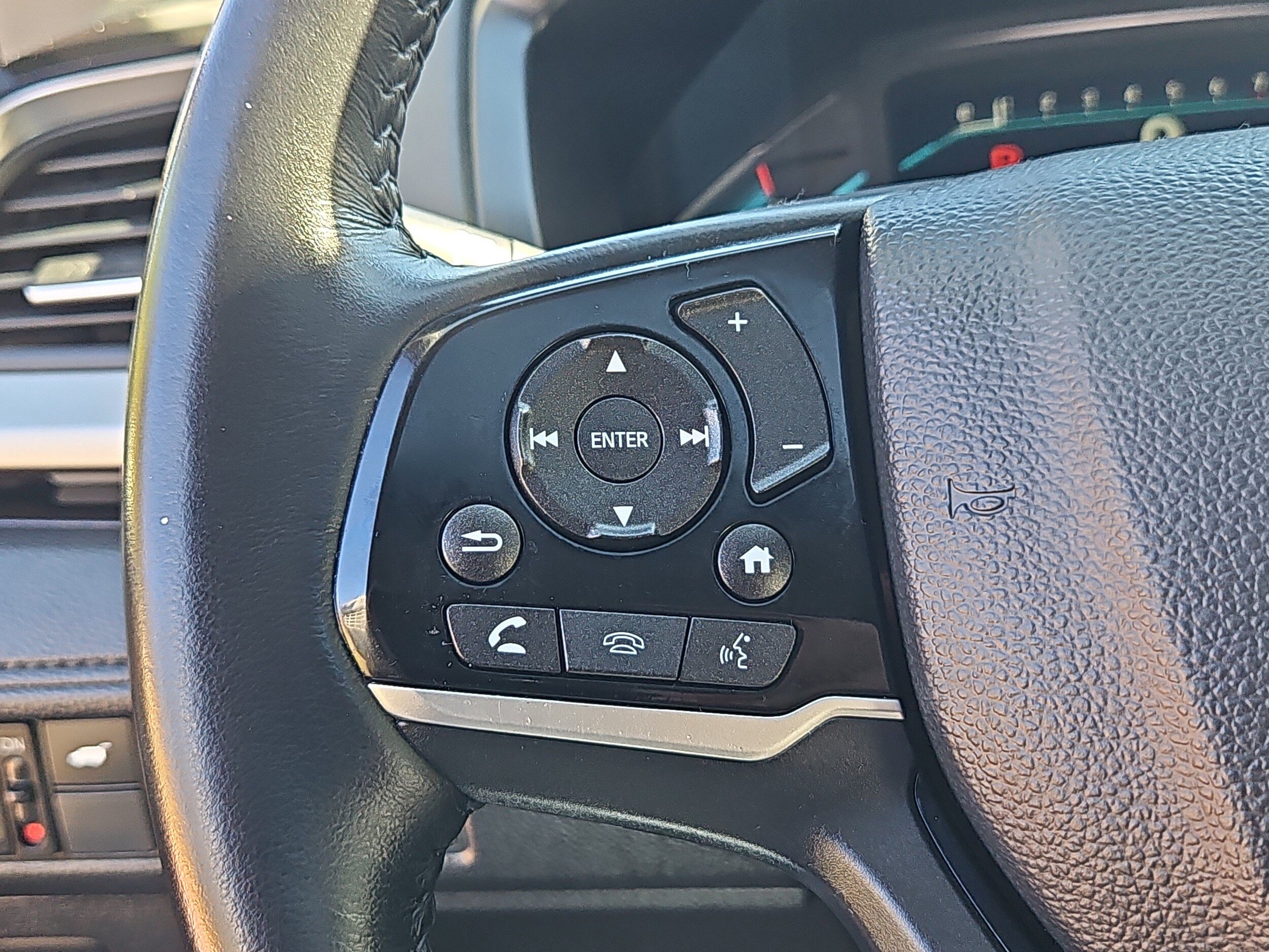 Used 2024 Honda Odyssey Touring image 18