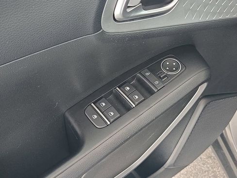 Used 2025 Kia Soul LX w/ LX Technology Package image 26