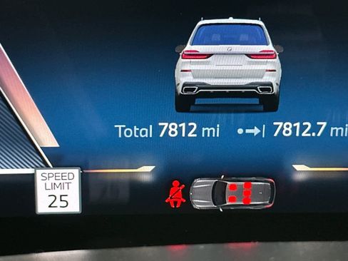 Used 2026 BMW X7 xDrive40i w/ Executive Package image 26