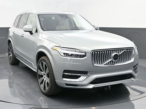 New 2025 Volvo XC90 T8 Plus w/ Protection Package Premier image 2