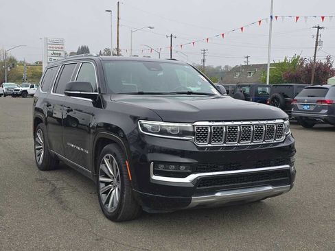 Used 2023 Jeep Grand Wagoneer Series II image 4