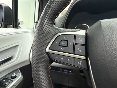 Used 2023 Toyota Sienna XLE FWD image 15