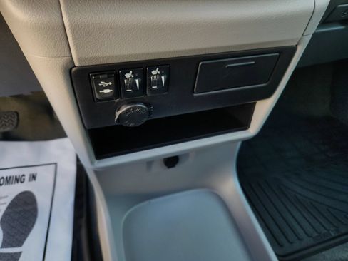 Used 2016 Toyota Sienna XLE w/ XLE Navigation Package FWD image 15