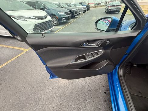 Used 2017 Chevrolet Cruze LT w/ Convenience Package image 11