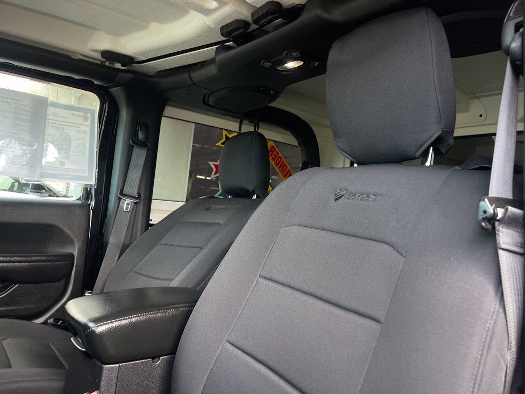 Used 2018 Jeep Wrangler Sport AWD/4WD image 9