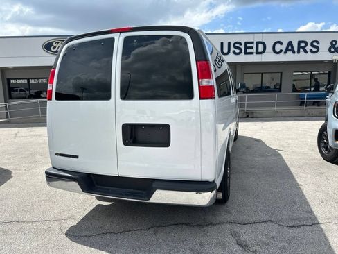 Used 2025 Chevrolet Express 3500 LT w/ LT Preferred Equipment Group RWD image 6
