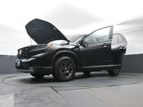Used 2023 Honda Pilot TrailSport image 42