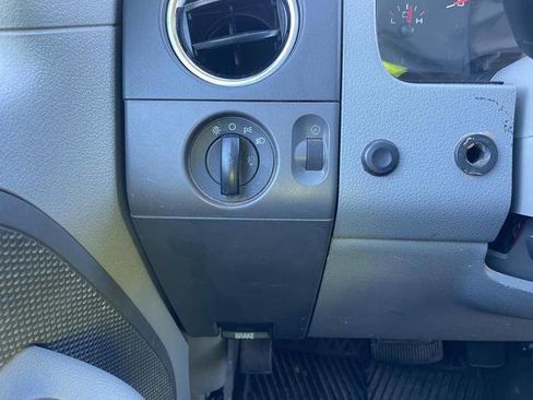 Used 2005 Ford F150 XLT image 34