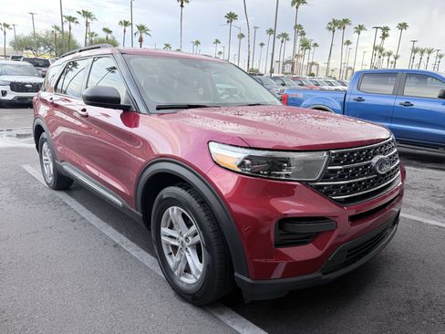 Used 2024 Ford Explorer XLT w/ Class IV Trailer Tow Package RWD image 5