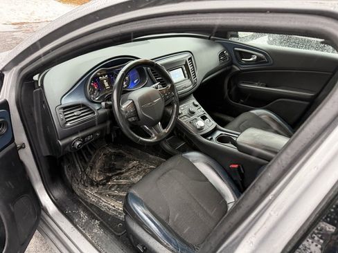 Used 2016 Chrysler 200 S image 7