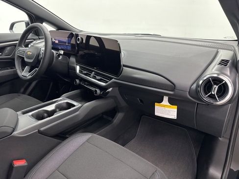 New 2026 Chevrolet Equinox EV LT image 28