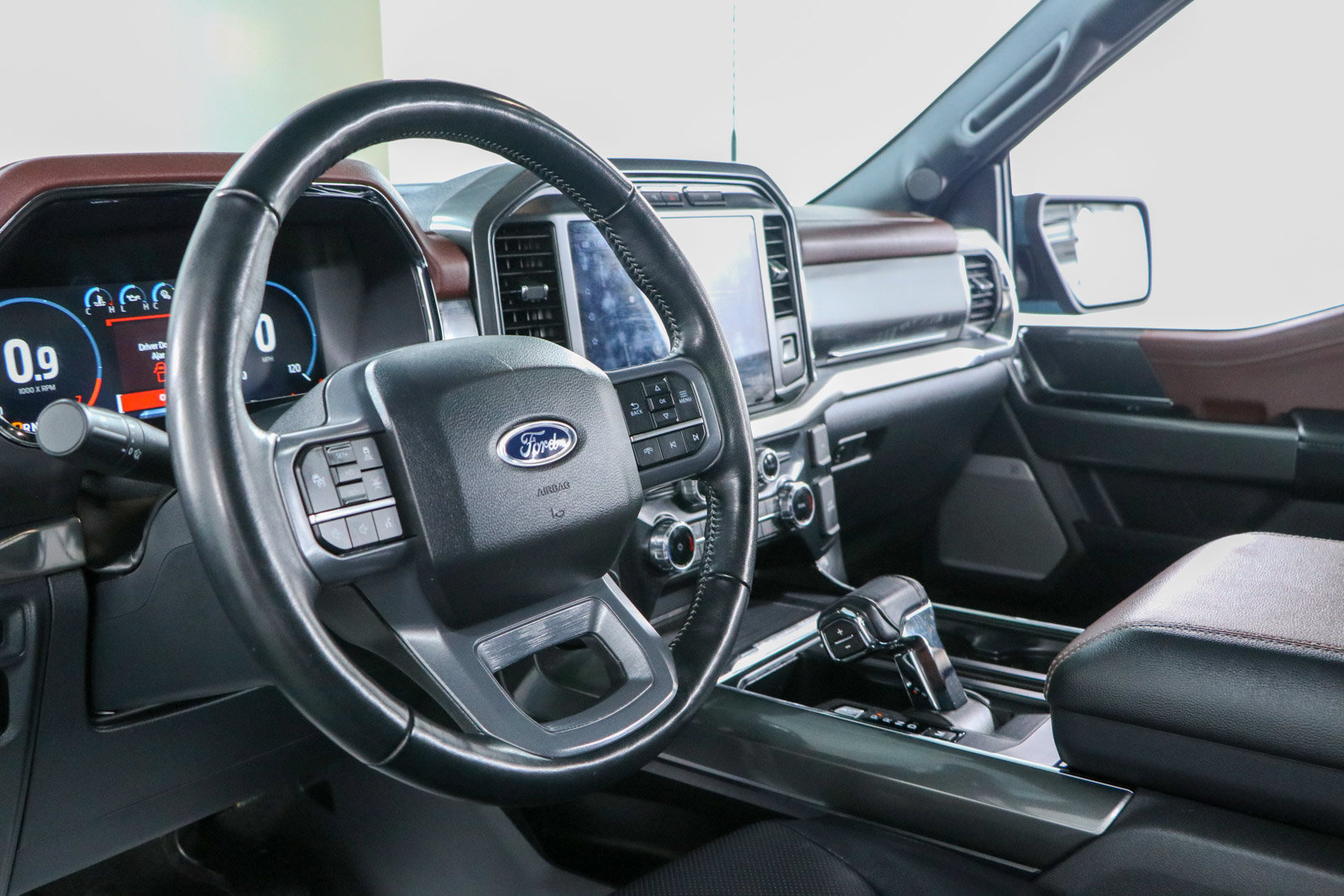 Used 2023 Ford F150 Lariat w/ Equipment Group 502A High AWD/4WD image 26