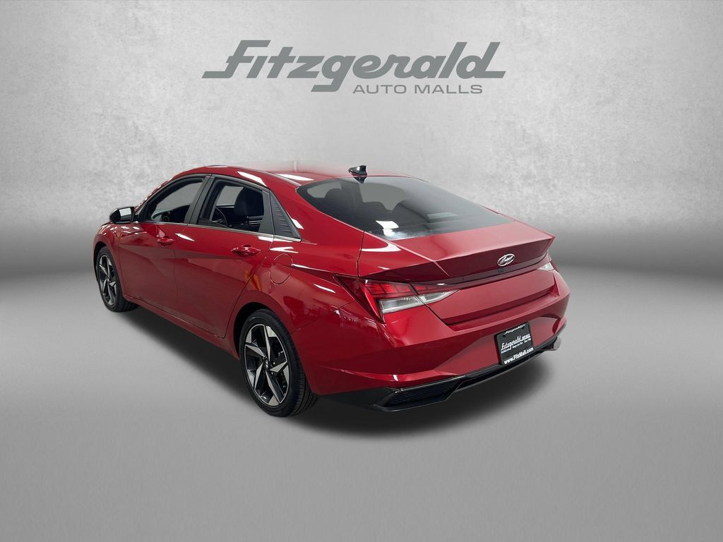 Used 2023 Hyundai Elantra Limited FWD image 3