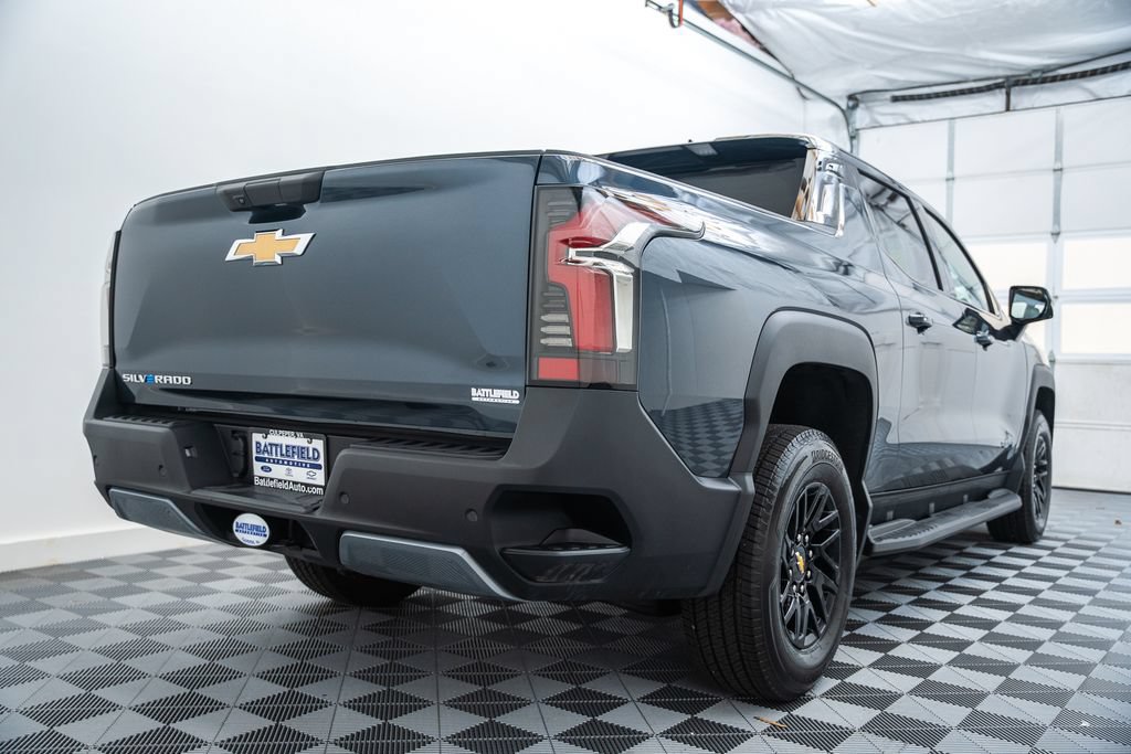 Used 2026 Chevrolet Silverado EV LT AWD/4WD image 5
