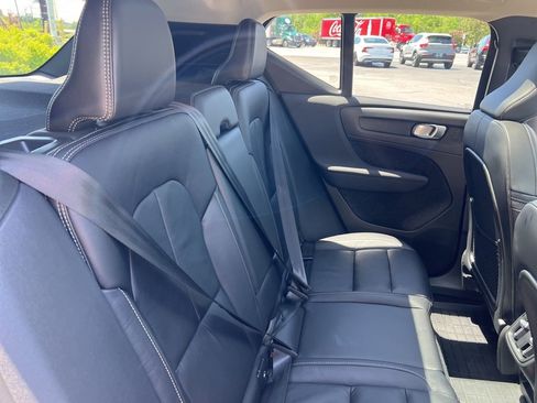 Certified 2023 Volvo XC40 B5 Plus w/ Protection Package Premier image 35