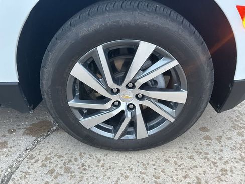 Used 2022 Chevrolet Equinox Premier image 36