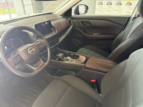 Certified 2025 Nissan Rogue S FWD image 9