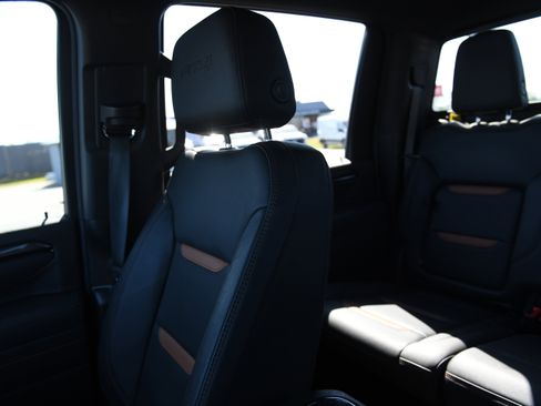 Used 2025 GMC Sierra 2500 AT4 w/ AT4 Premium Plus Package AWD/4WD image 28