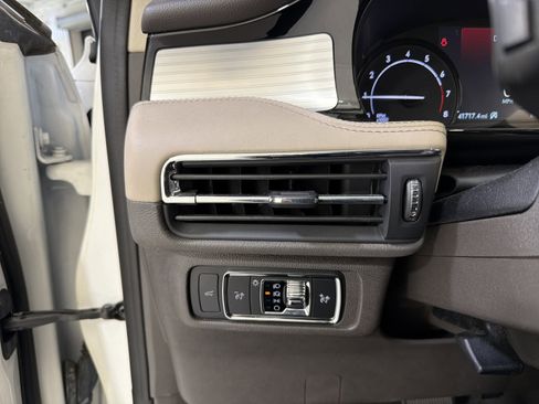 Used 2022 Lincoln Corsair FWD image 19