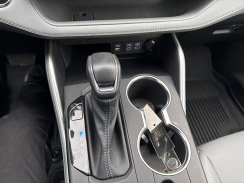 Used 2022 Toyota Highlander XLE image 16