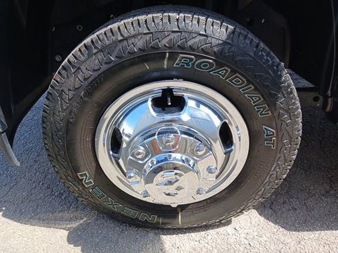 Used 2024 RAM 3500 Tradesman w/ Chrome Appearance Group AWD/4WD image 55
