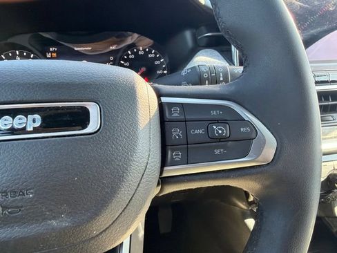 Used 2024 Jeep Compass Latitude AWD/4WD image 12