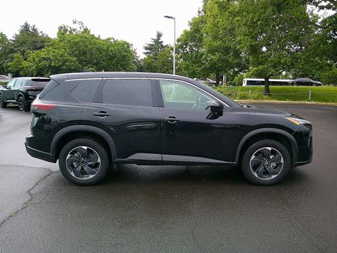 Used 2024 Nissan Rogue SV AWD/4WD image 6
