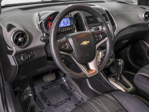 Used 2016 Chevrolet Sonic LT image 5