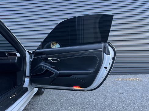 Certified 2019 Porsche 911 Turbo S image 20