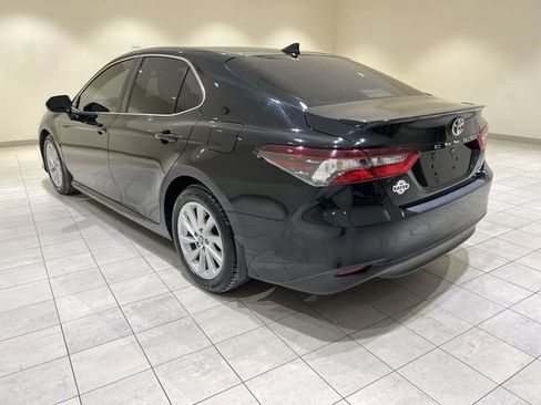 Used 2022 Toyota Camry LE w/ Convenience Package image 3