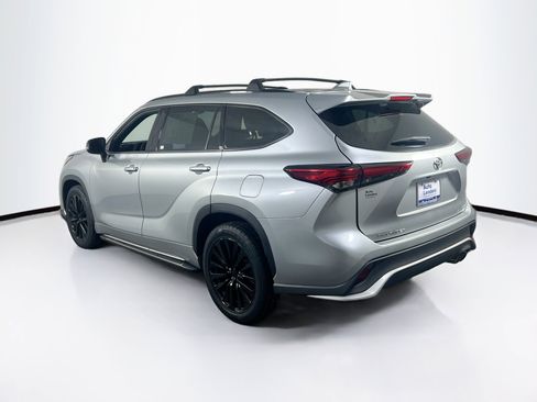 Used 2021 Toyota Highlander XSE image 7