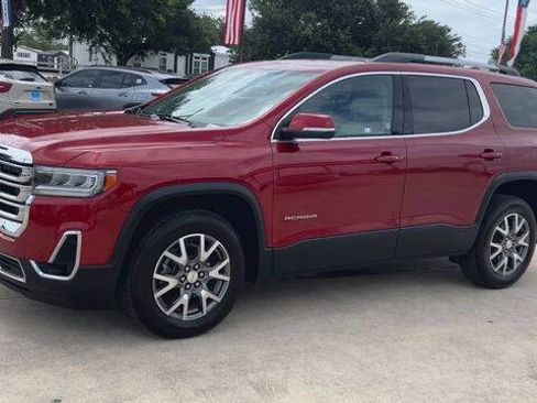 Used 2023 GMC Acadia SLT AWD/4WD image 4