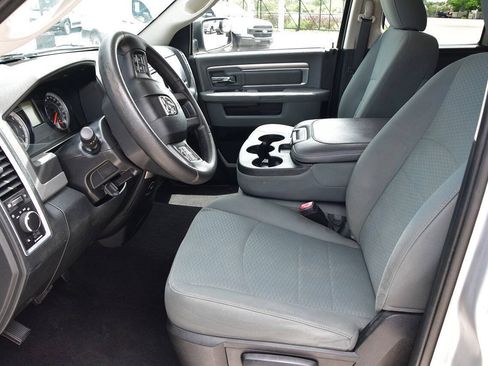 Used 2016 RAM 1500 Classic SLT RWD image 9