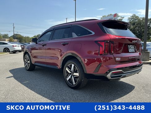 Used 2022 Kia Sorento S FWD image 3