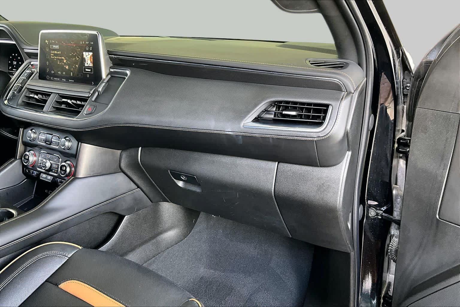Used 2023 GMC Yukon AT4 w/ AT4 Premium Plus Package AWD/4WD image 17